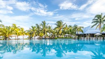 Victoria Beachcomber Resort & Spa